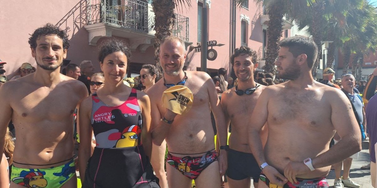 gruppo Disagio in Acqua e Angry Turtles pronti a partire per la Swim the Island a Sirmione