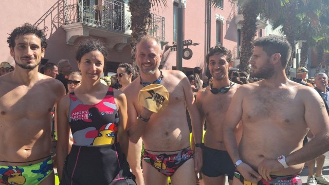 gruppo Disagio in Acqua e Angry Turtles pronti a partire per la Swim the Island a Sirmione